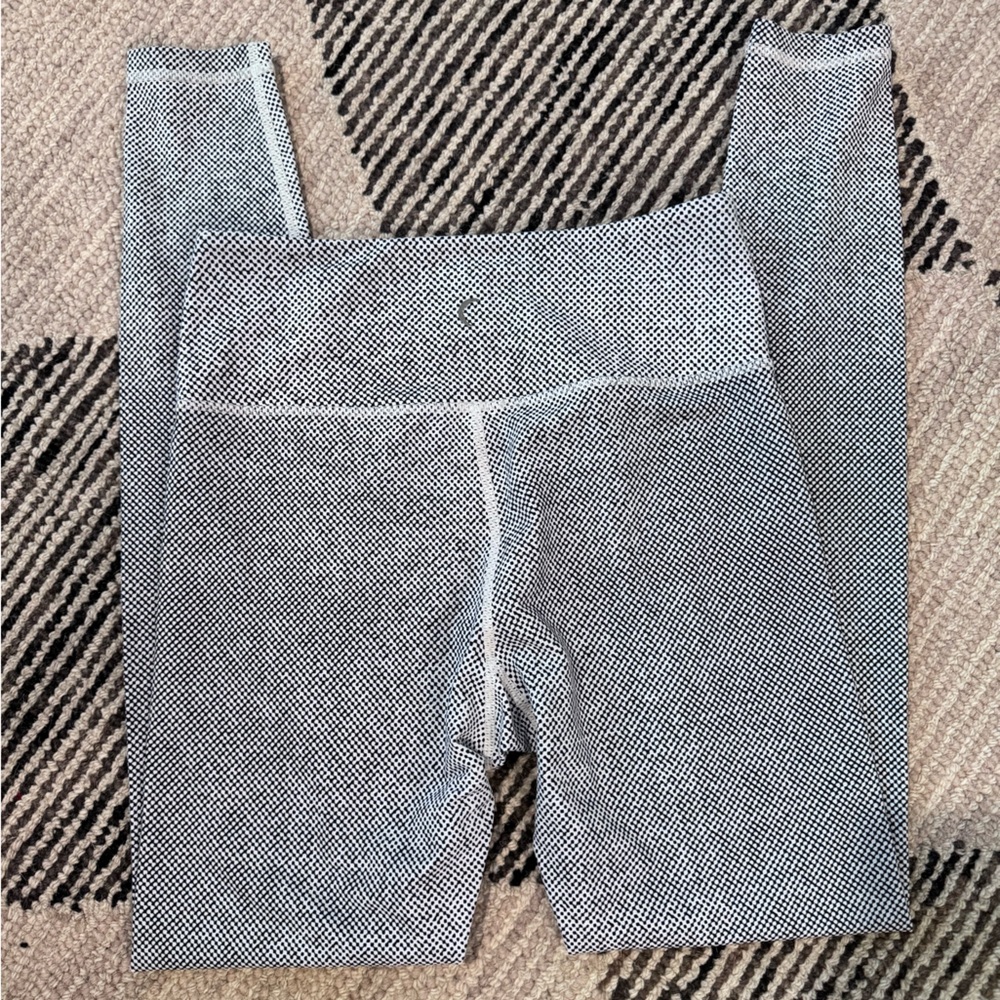 Zyia Leggings • Size 6-8 • Full Length